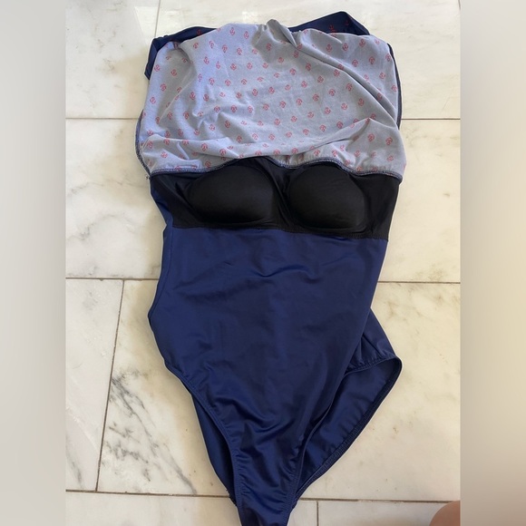 Miraclesuit, size XL (?), navy with red anchors tank over one piece built in bra - Picture 10 of 11